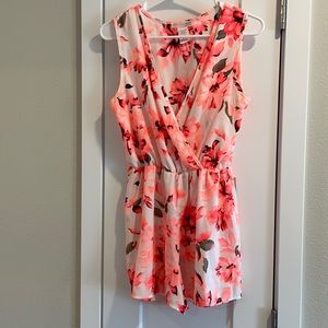 Pink and white floral romper!